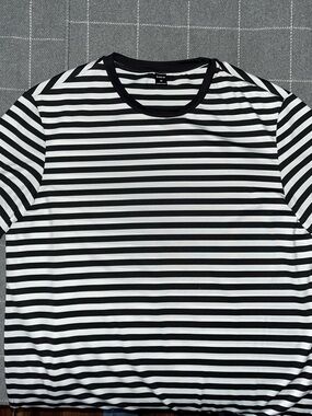SHEIN Black & White Striped Crewneck Tee